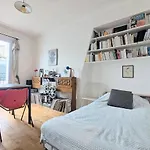 Elegant, Moderne Et Paisible Paříž