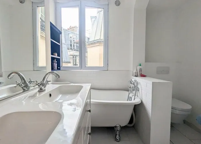 élégant, Moderne Et Paisible Apartamento París