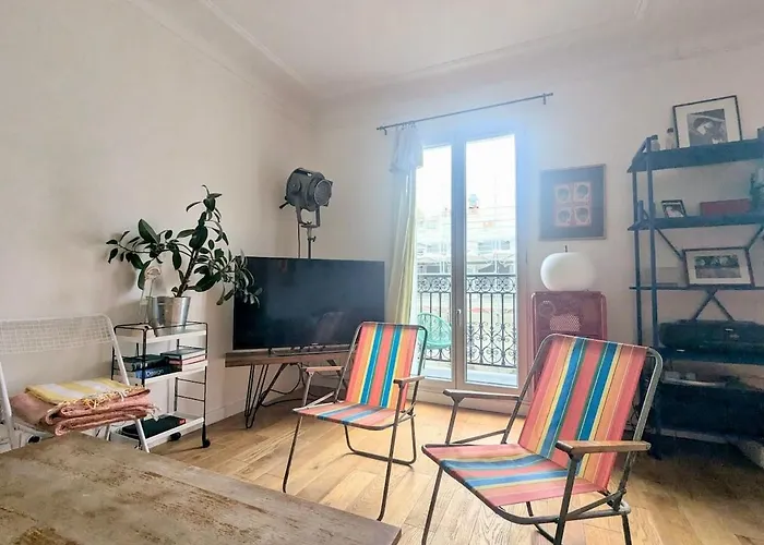élégant, Moderne Et Paisible París