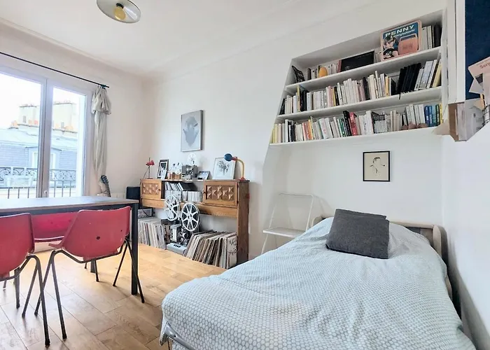 élégant, Moderne Et Paisible París